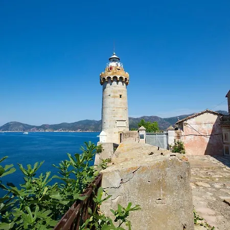 La Del Faro - Helloelba Vakantiehuis