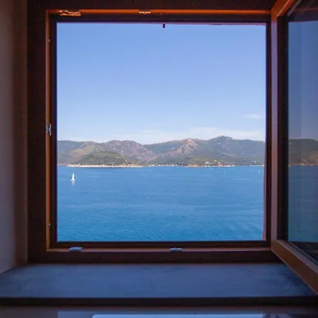 La Del Faro - Helloelba Vakantiehuis *