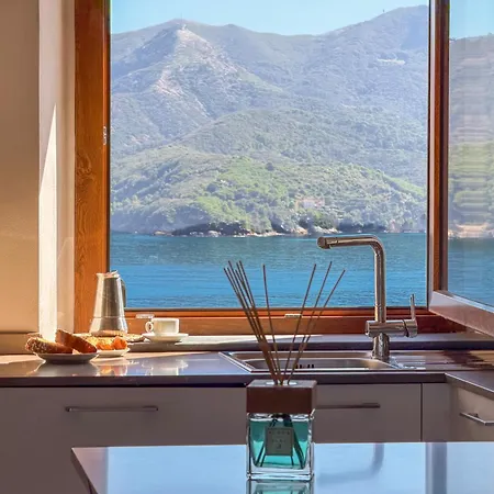 Dom wakacyjny La Del Faro - Helloelba *